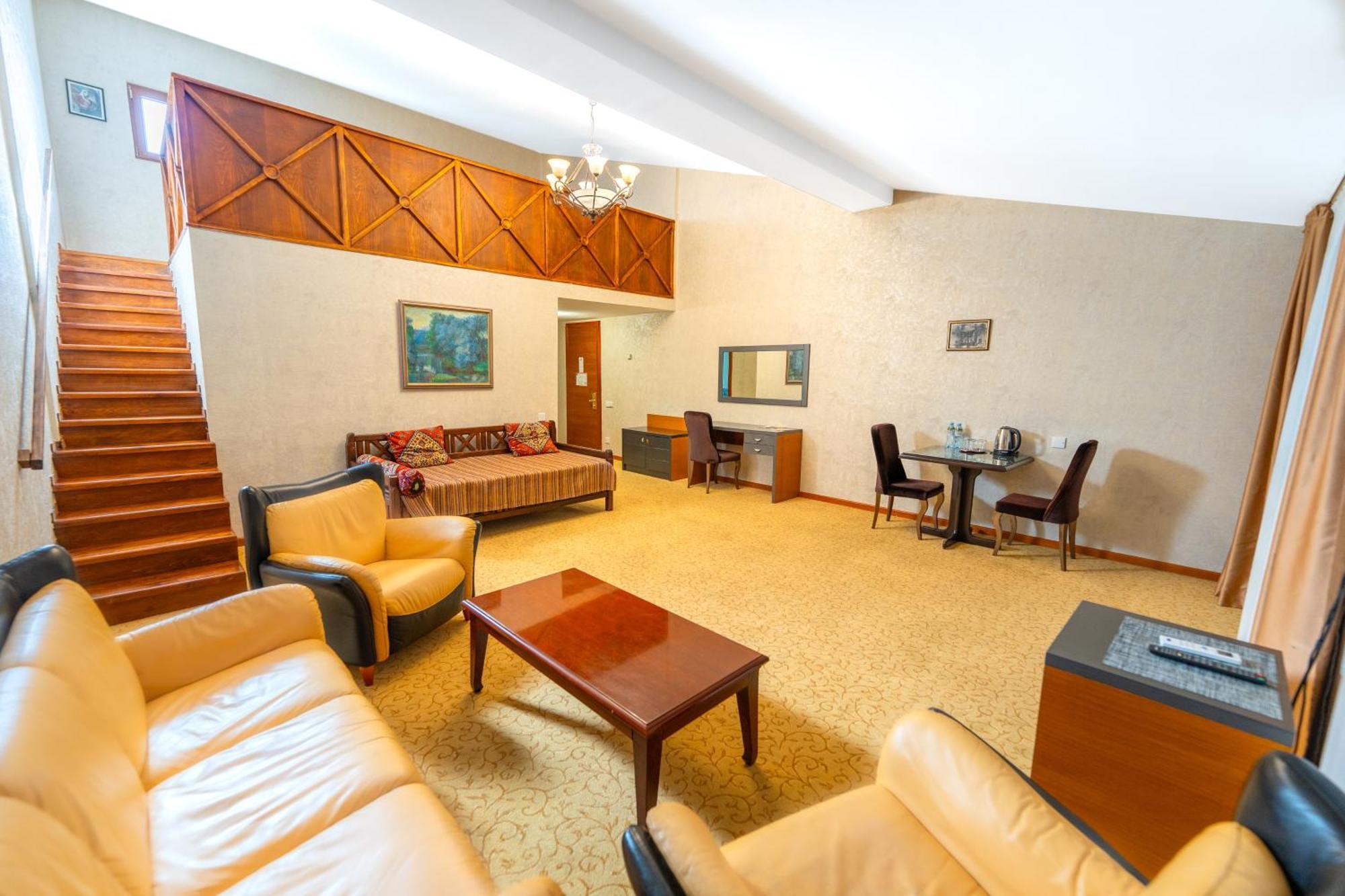 Kopala Tskneti Hotel Tsqnet'i Εξωτερικό φωτογραφία